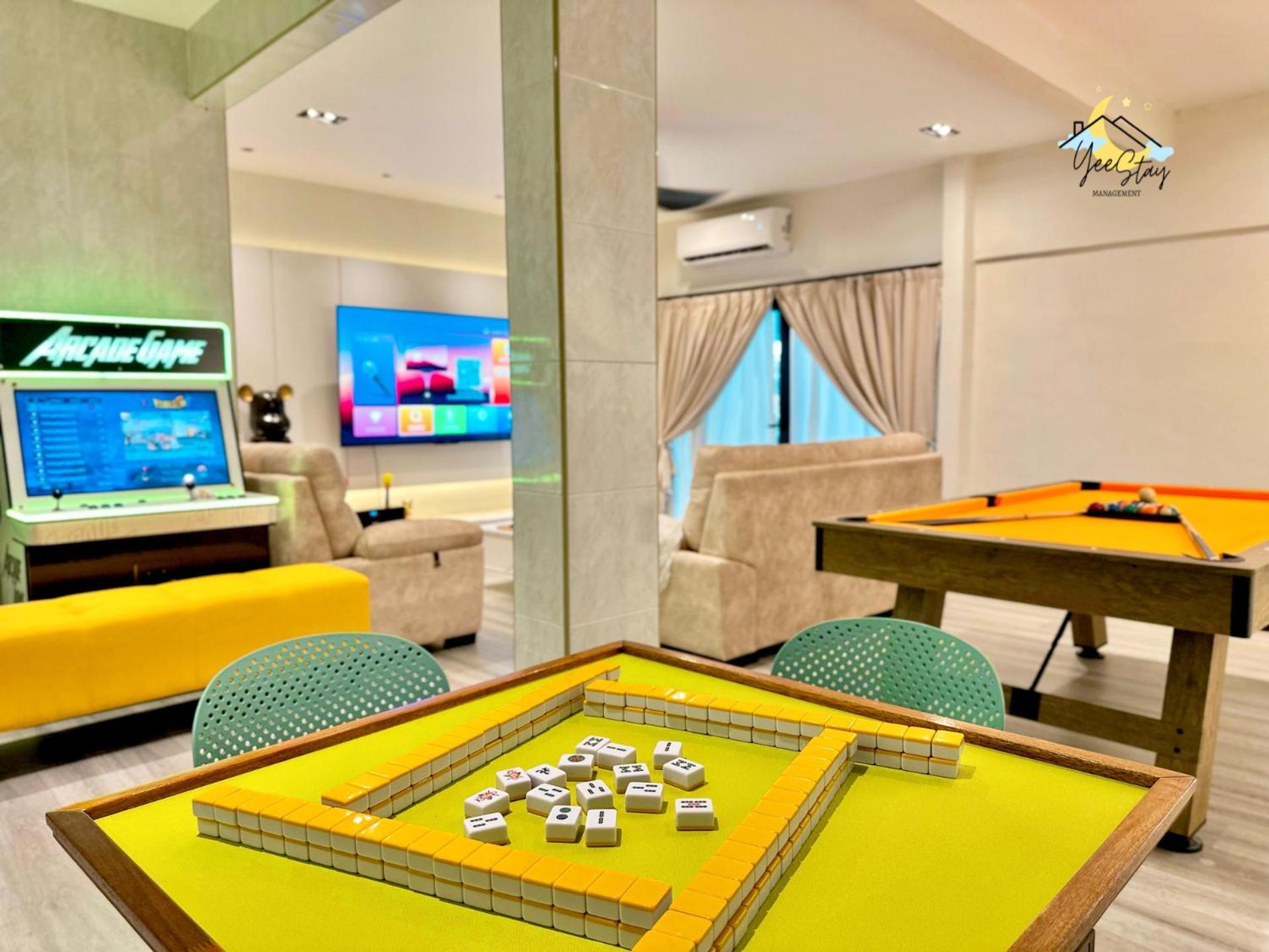 Kota Homestay-22pax With Karaoke,arcade Game,table Pool Walking 5min To Jonker Holiday home *